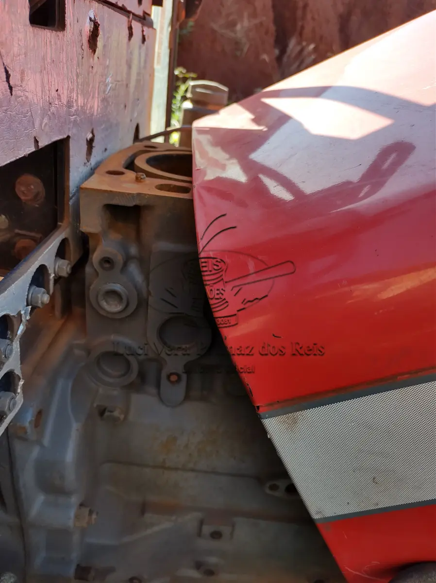 LOTE 007 - SUCATA DE TRATOR MASSEY FERGUNSON 4283