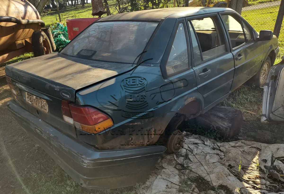 LOTE 05 - Automóvel FORD/Versallies