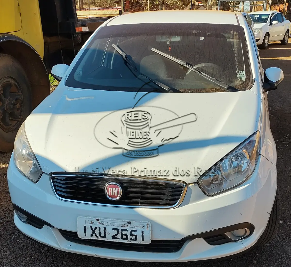 LOTE 04 - Automóvel Grand Siena