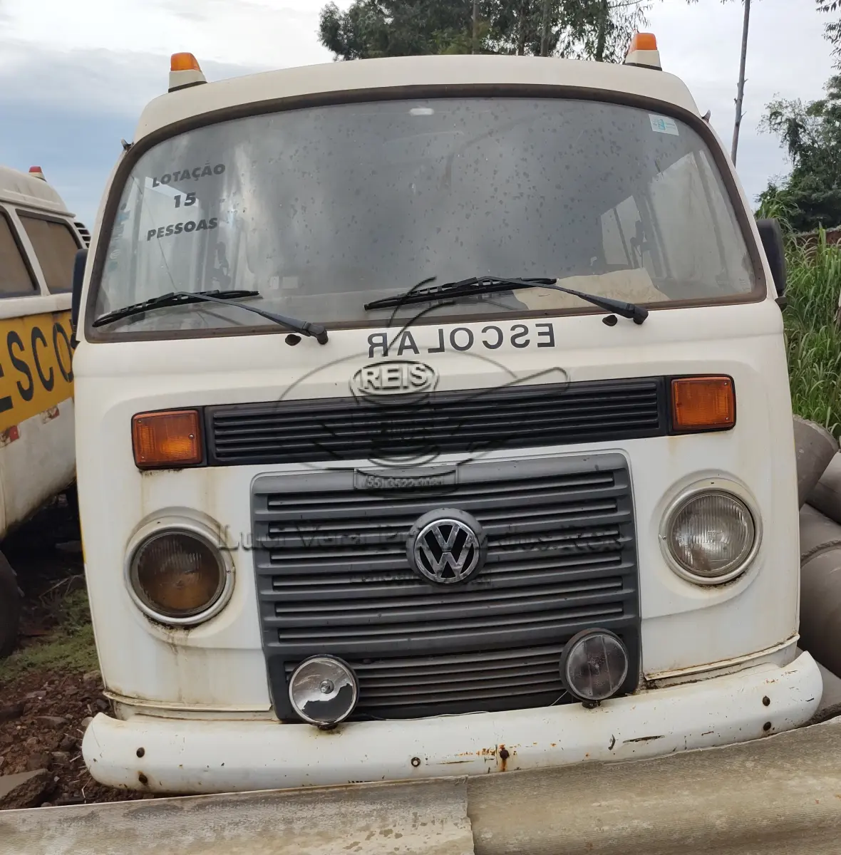 LOTE 007 - Automóvel Kombi