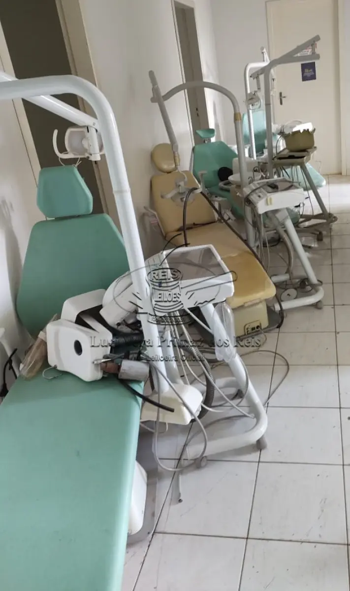 LOTE 006 - SUCATAS  DE AUTOCLAVE, CADEIRAS DE DENTISTAS E DIVERSOS AFINS