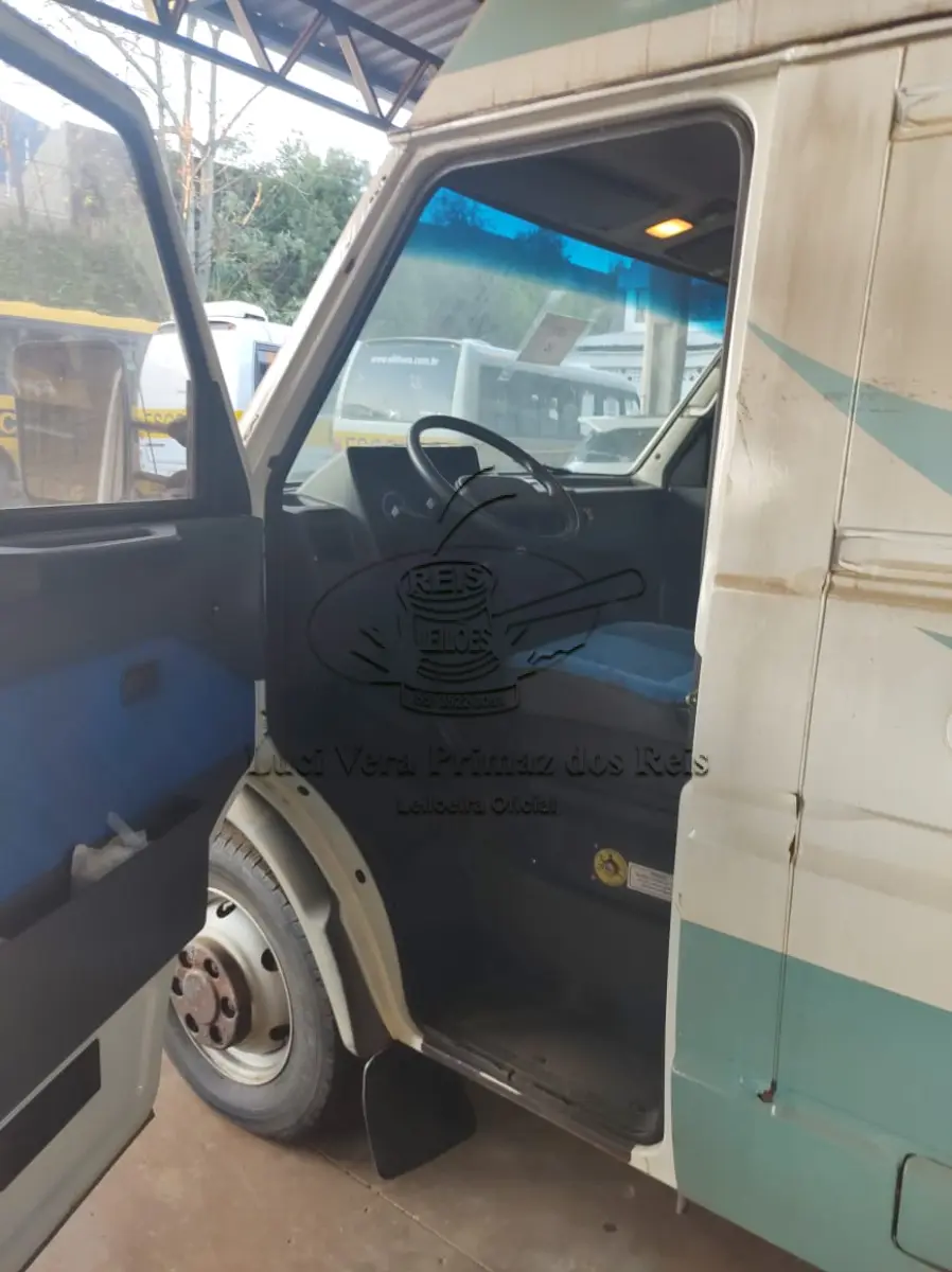 LOTE 030 - Iveco Daily13 Rontan ambulância