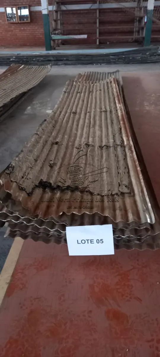 LOTE 005 - Folhas de aluzinco