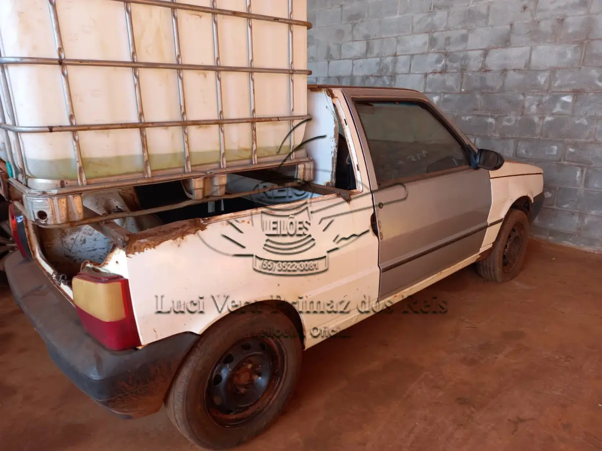 LOTE 014 - Sucata de Fiat Uno