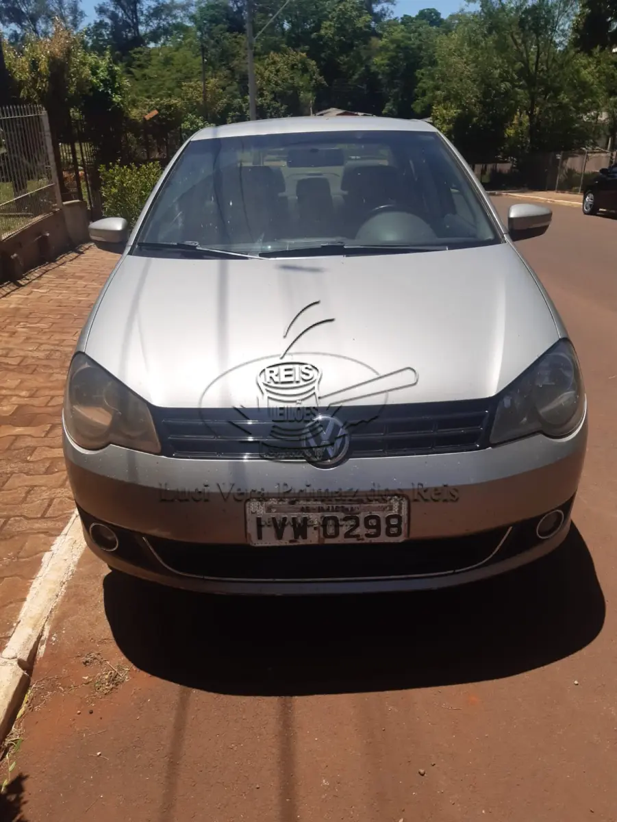 LOTE 011 - Veículo VW Polo Sedan