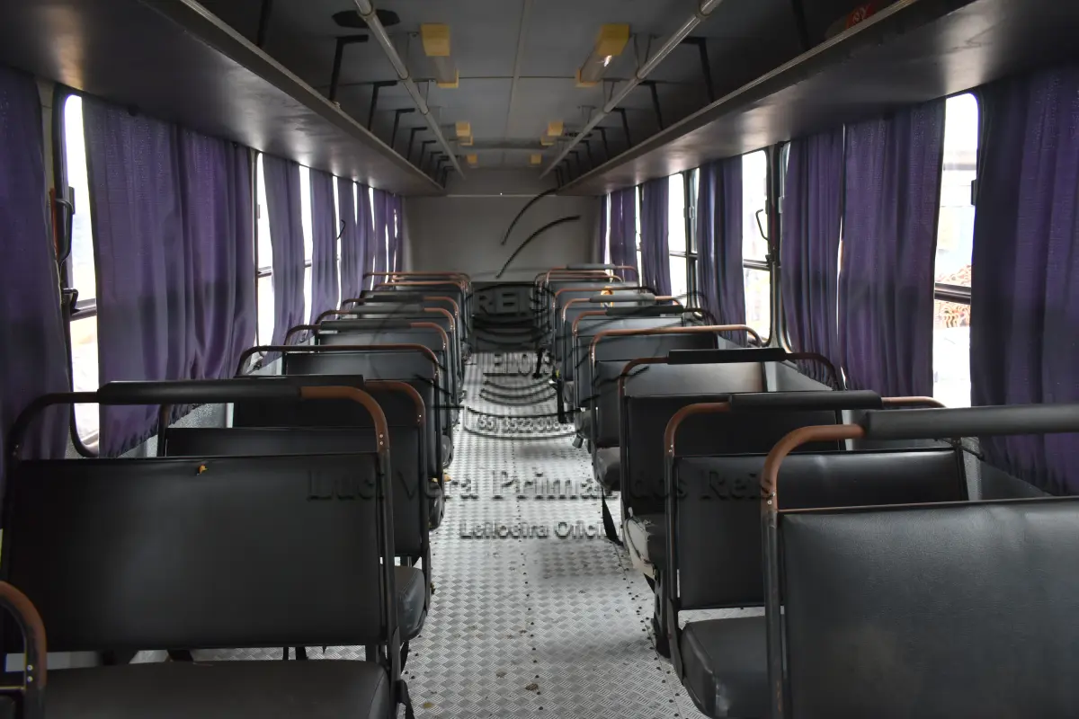 LOTE 007 - ÔNIBUS