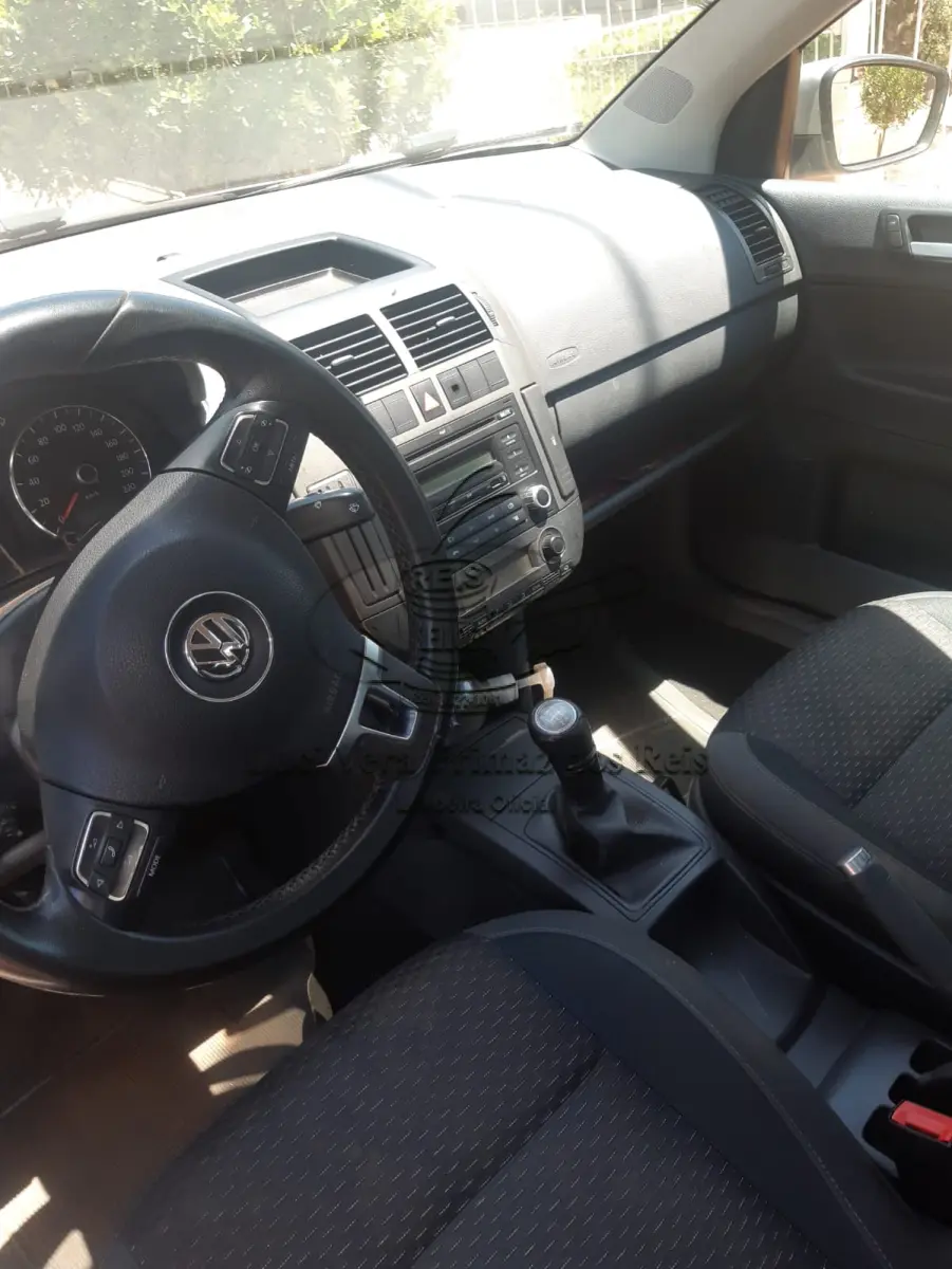 LOTE 011 - Veículo VW Polo Sedan