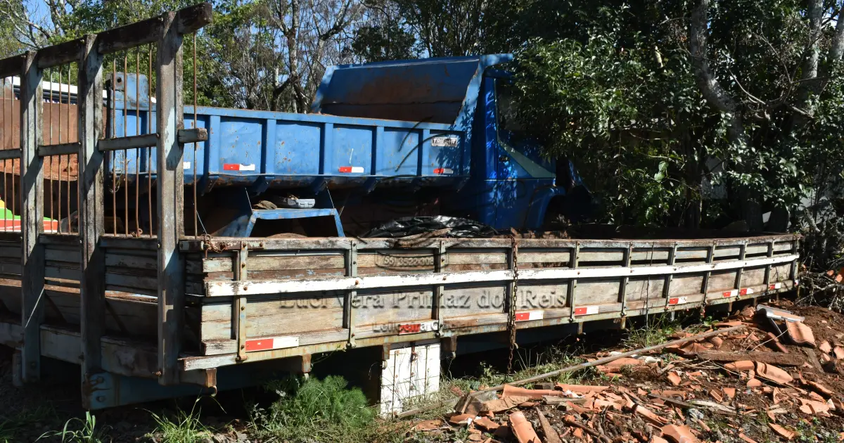 LOTE 010 - CARROCERIA