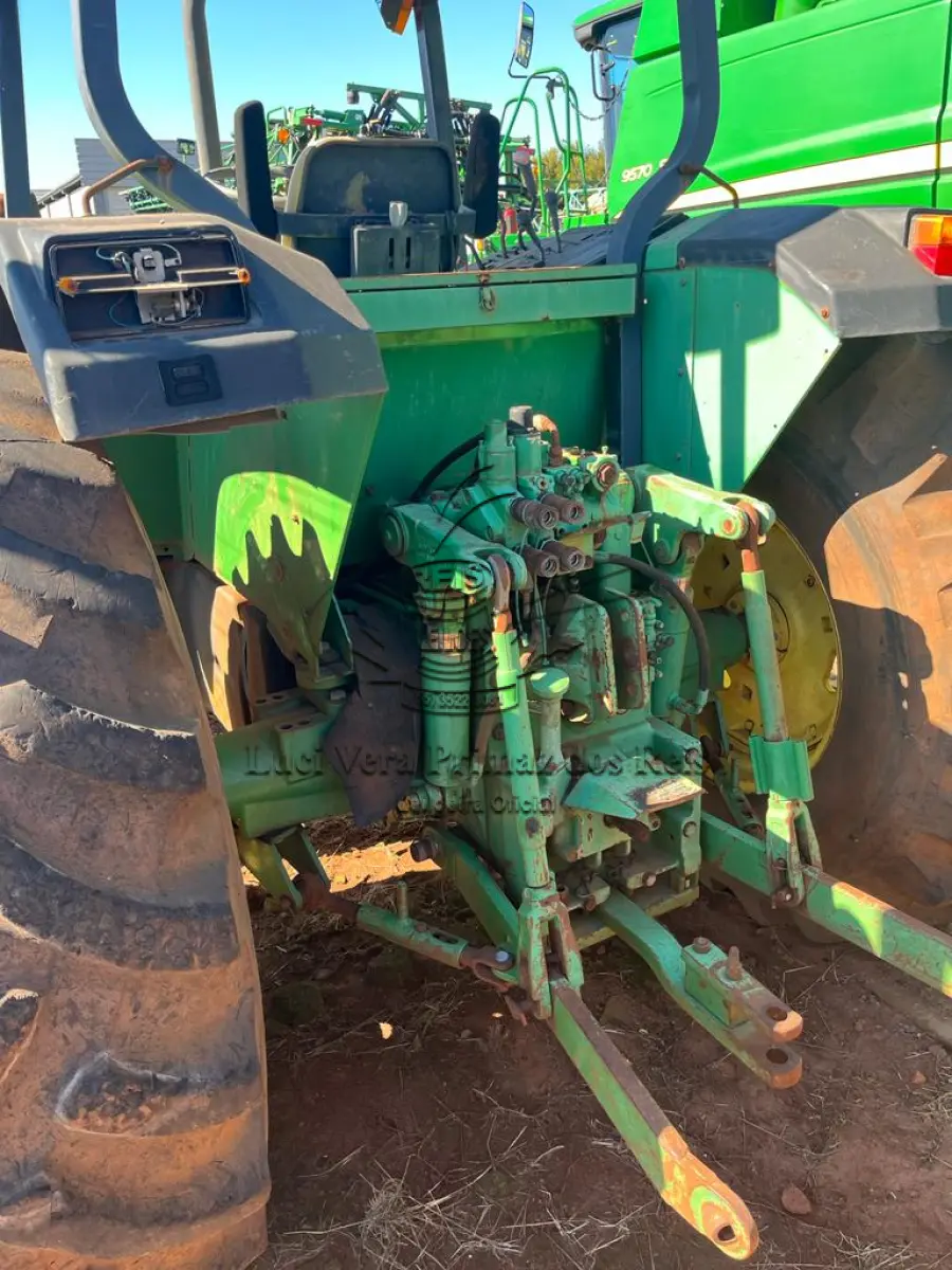LOTE 001 - TRATOR 4 X 4, MARCA JHON DEERE