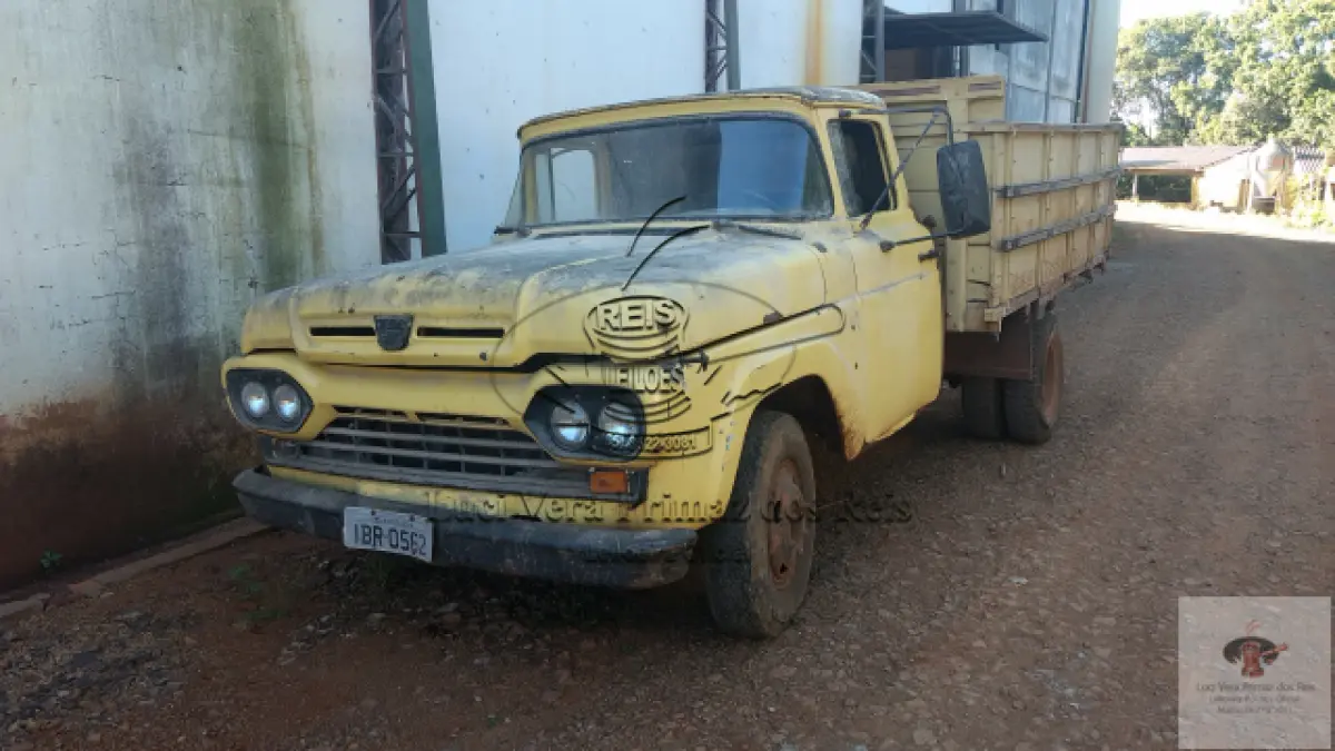 LOTE 001 - CAMIONETE F350