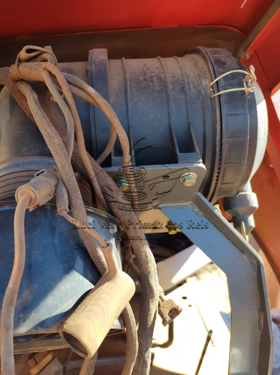 LOTE 007 - SUCATA DE TRATOR MASSEY FERGUNSON 4283