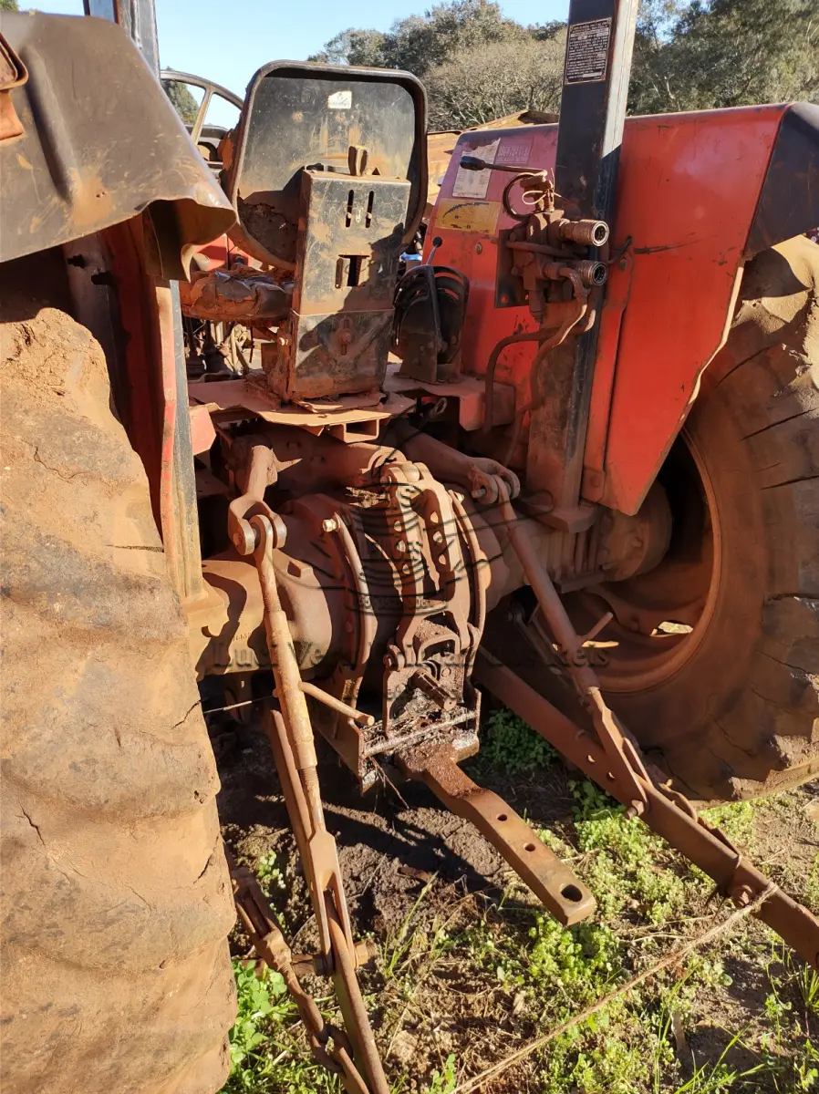 LOTE 02 - TRATOR AGRICOLA