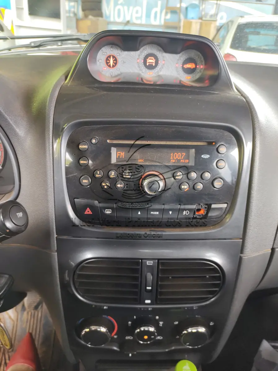 LOTE 001 - AUTOMÓVEL FIAT/PALIO