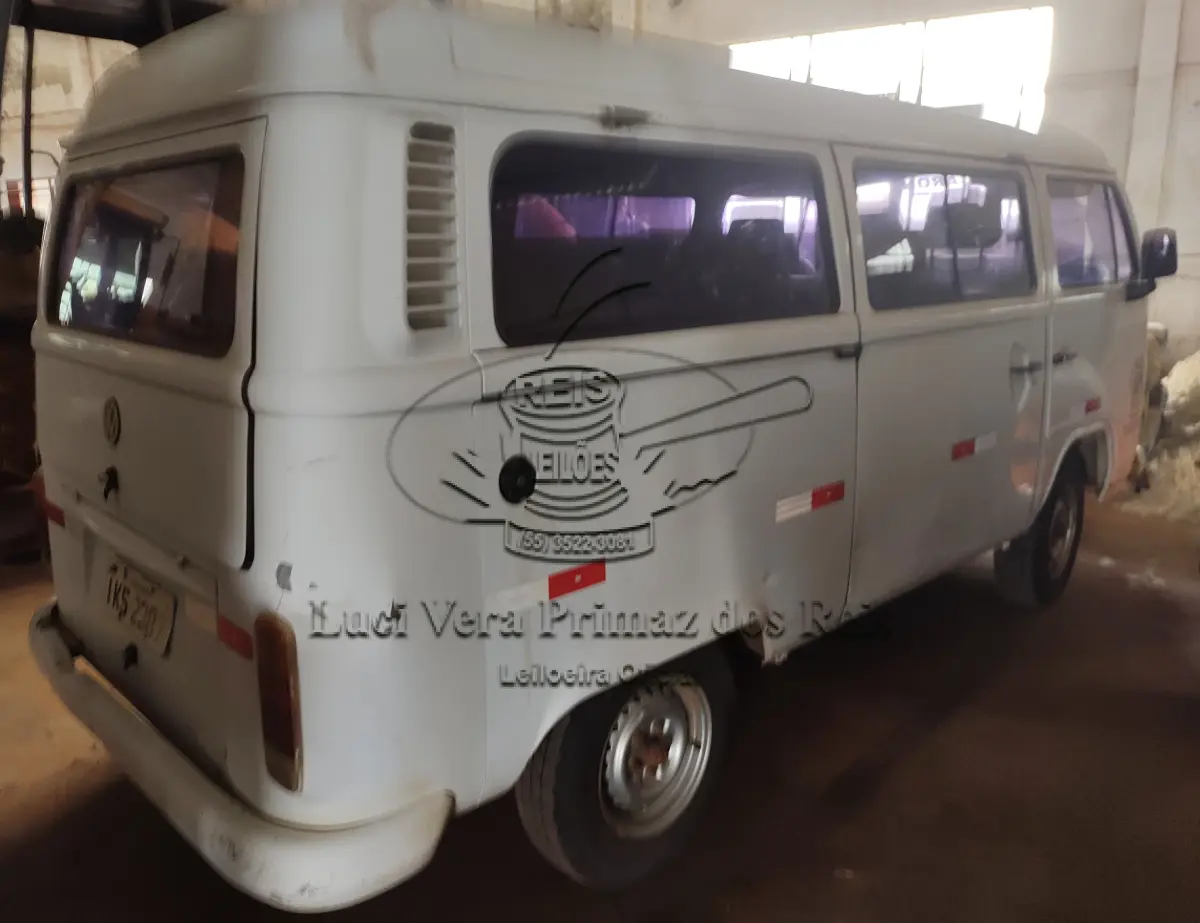 LOTE 02 - VW KOMBI
