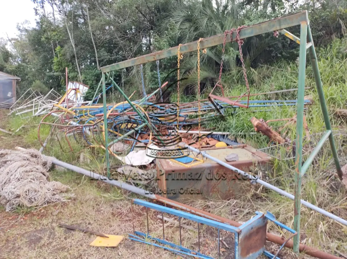 LOTE 013 - SUCATAS DE FERRO