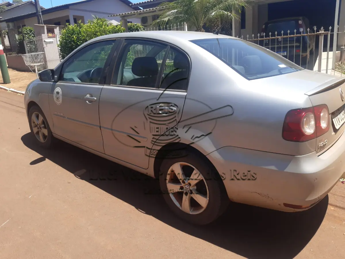 LOTE 011 - Veículo VW Polo Sedan