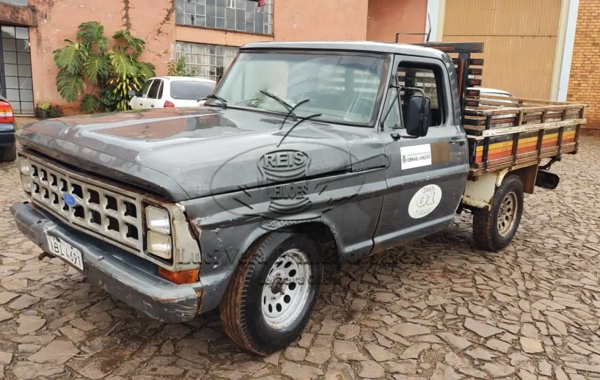LOTE 015 - FORD/F1000