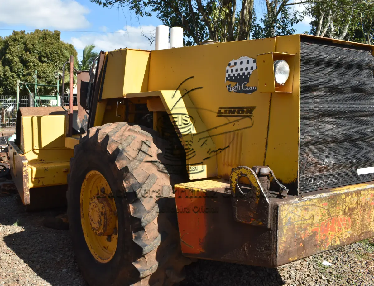 LOTE 001 - ROLO COMPACTADOR
