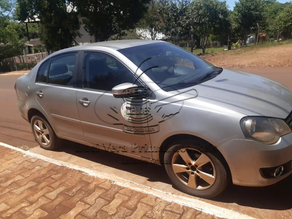 LOTE 011 - Veículo VW Polo Sedan