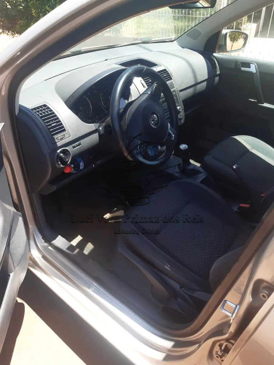 LOTE 011 - Veículo VW Polo Sedan