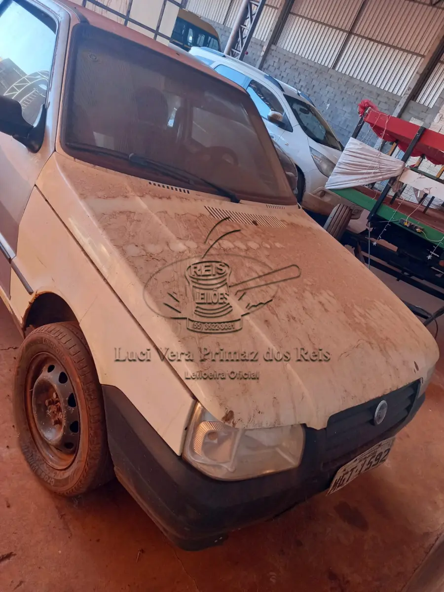 LOTE 014 - Sucata de Fiat Uno