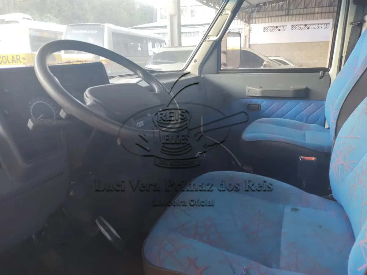 LOTE 030 - Iveco Daily13 Rontan ambulância