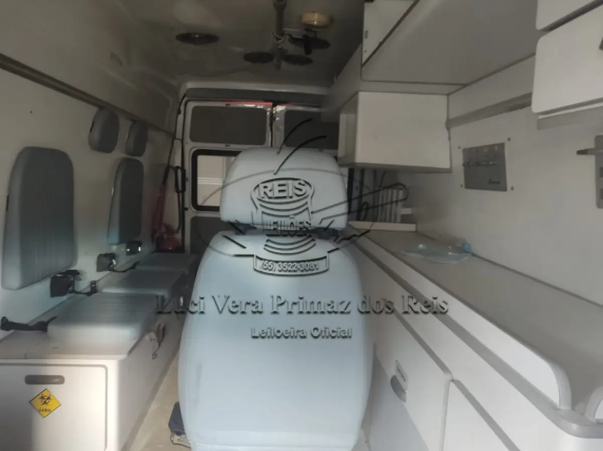 LOTE 030 - Iveco Daily13 Rontan ambulância
