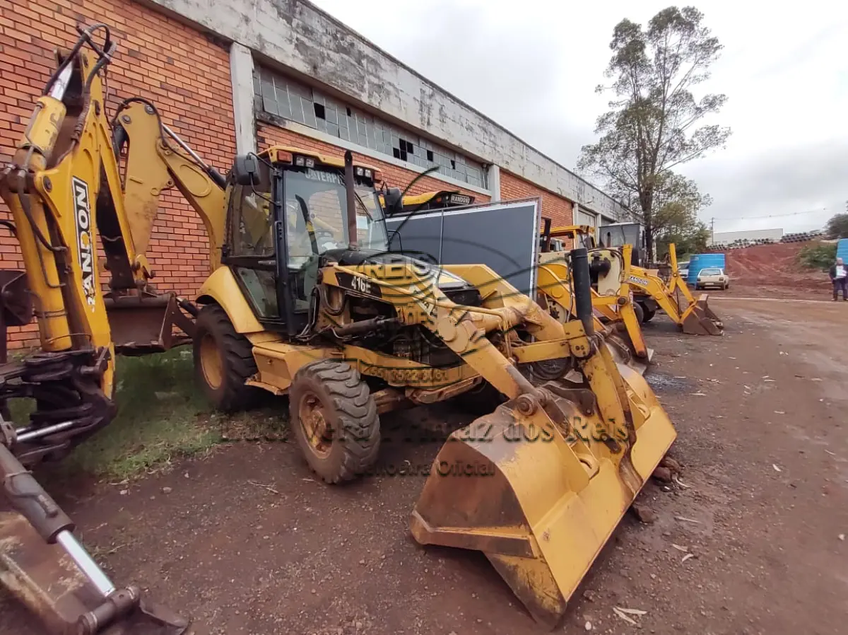 LOTE 027 - RETROESCAVADEIRA CATERPILLAR