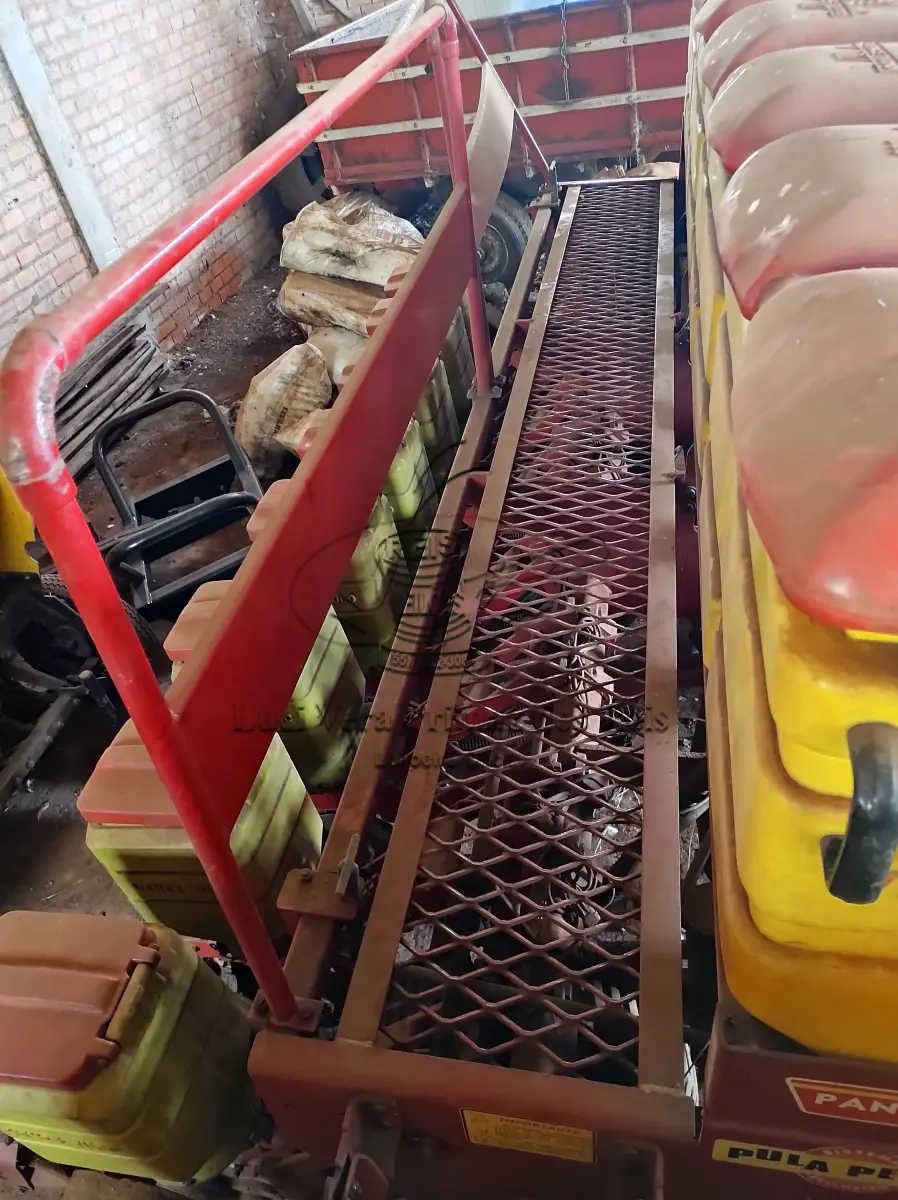 LOTE 001 - PLANTADEIRA, MARCA VENCE TUDO