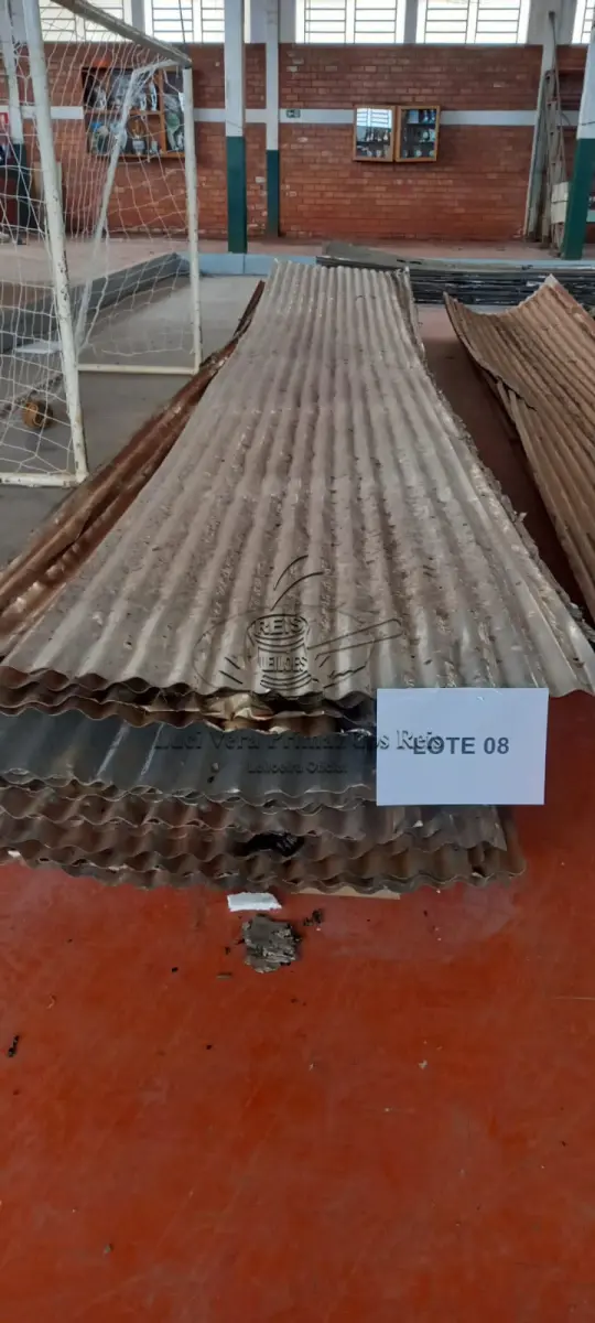 LOTE 008 - Folhas de aluzinco
