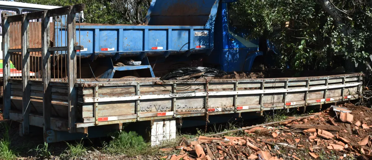 LOTE 010 - CARROCERIA
