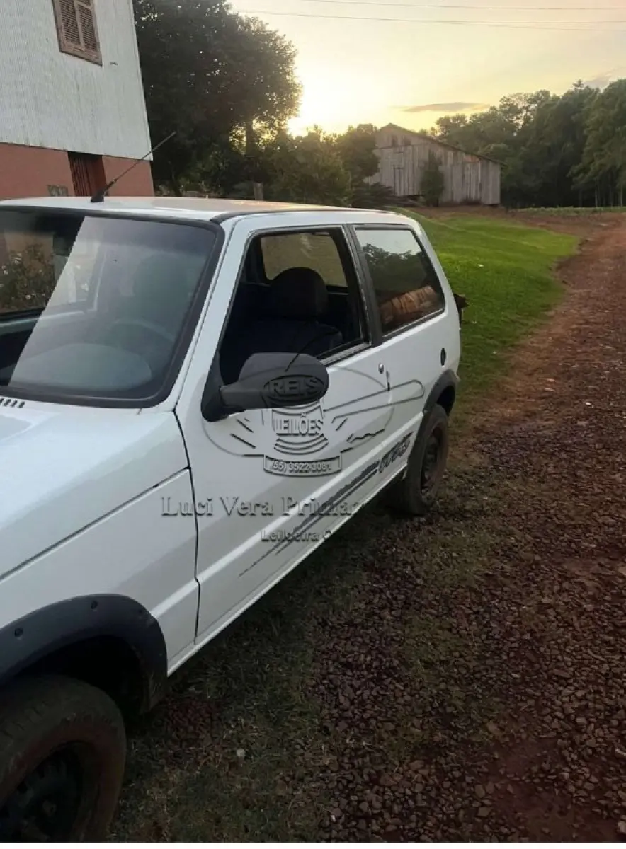 LOTE 001 - 01 (um) automóvel Fiat/Uno Mille Way Econ